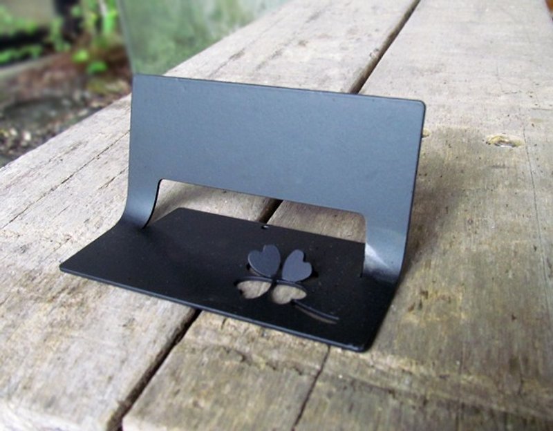 Four-leaf clover business card holder simple and elegant Stainless Steel table-top business card holder business card holder business card holder - Card Stands - Other Metals Black
