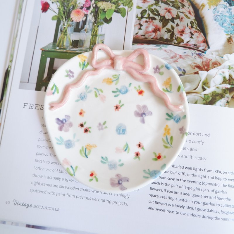 blooming flower trinket 7 | ceramic handmade saucer - ที่รองแก้ว - ดินเผา หลากหลายสี