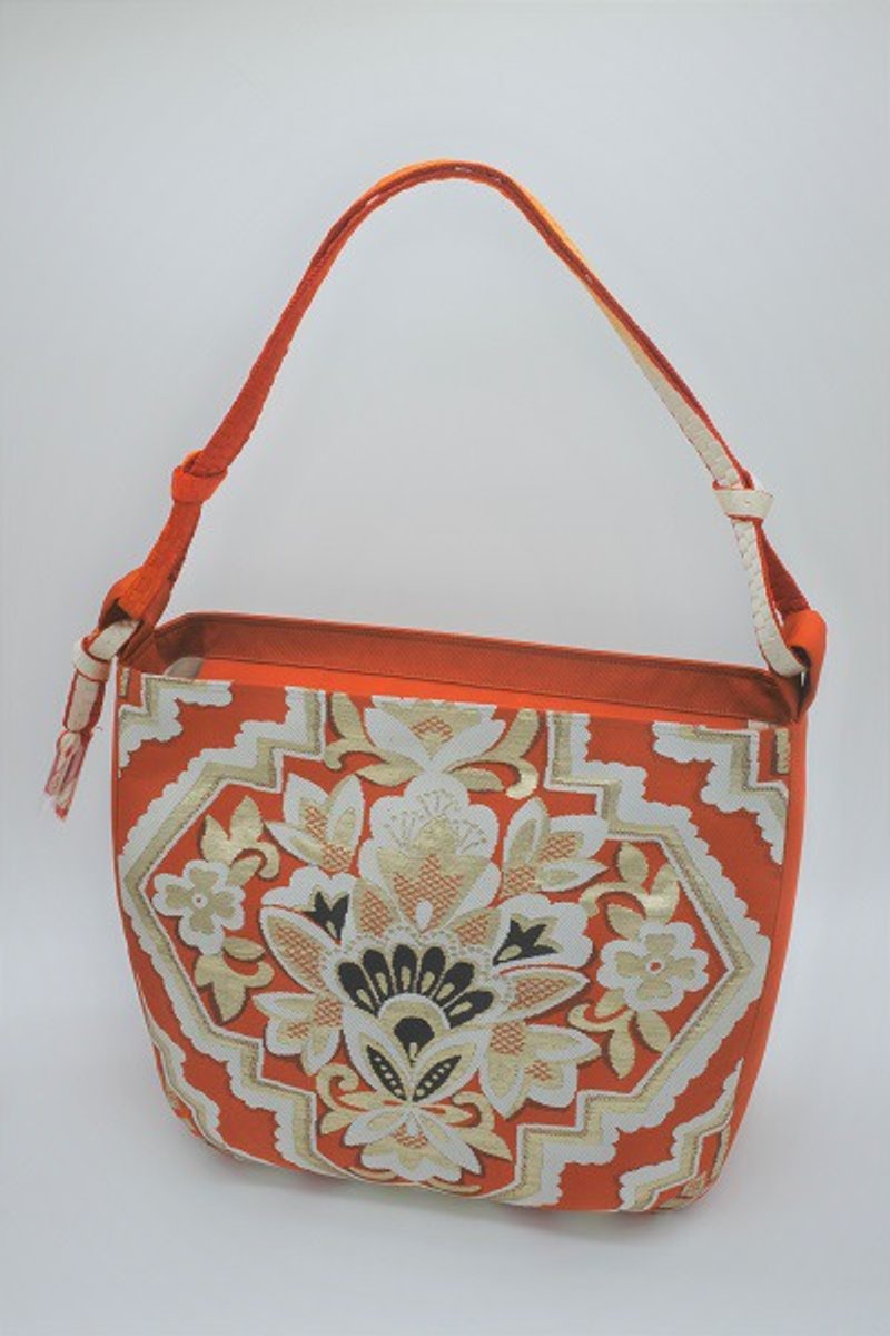 Shoulder bag made from obi - กระเป๋าแมสเซนเจอร์ - ผ้าไหม สีส้ม