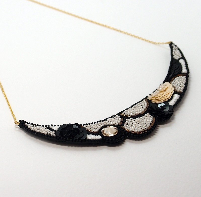Crescent Shaped Embroidery Necklace / Snowy White - Necklaces - Thread White