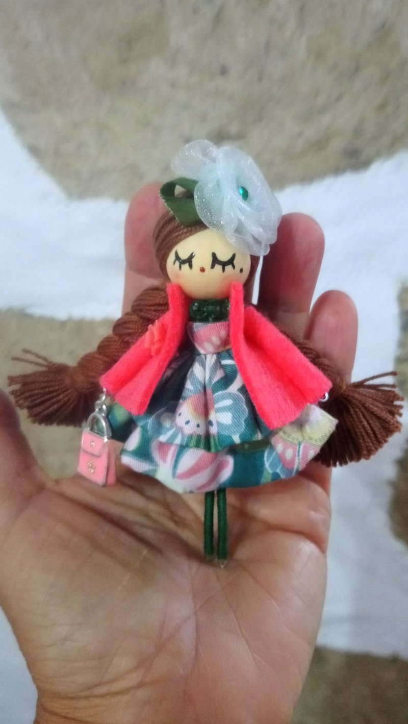 Brooch doll - 胸針 - 木頭 綠色