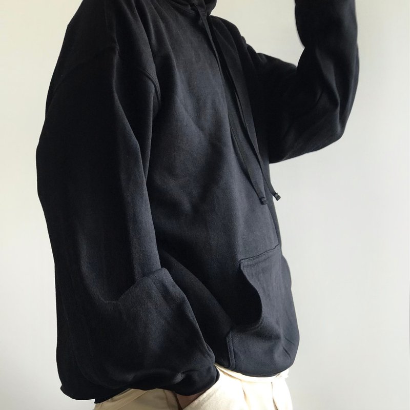 Big silhouette hoodie / black / plain / hand embroidery / unisex - 帽T/大學T - 棉．麻 黑色