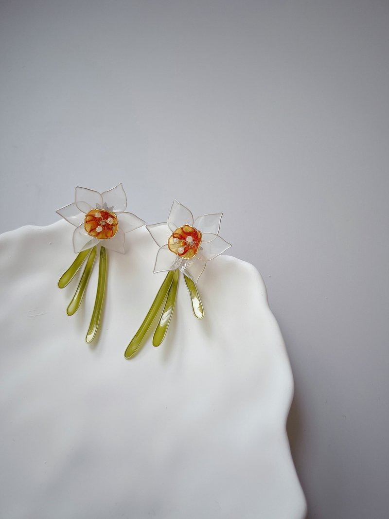 Limbo Fairy Tangerine Blossom Dangle Resin Earrings - Earrings & Clip-ons - Resin Orange