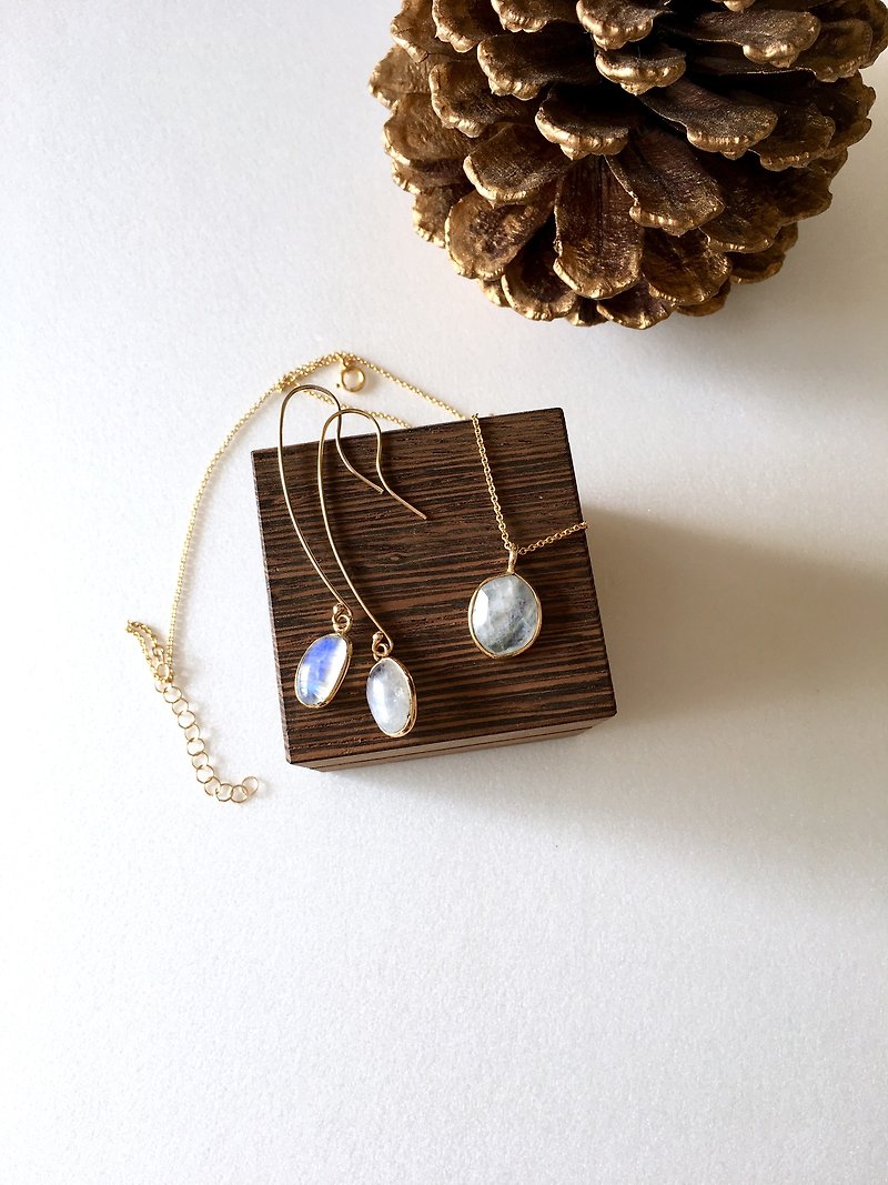 Moonstone bezel necklace and hook-earring 　14kgf - 項鍊 - 半寶石 白色