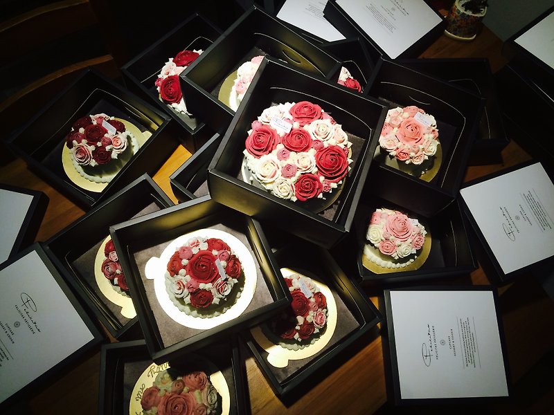 Felicitas Pâtissérie three-dimensional rose cup cake single hardcover version 15 - เค้กและของหวาน - อาหารสด สีแดง