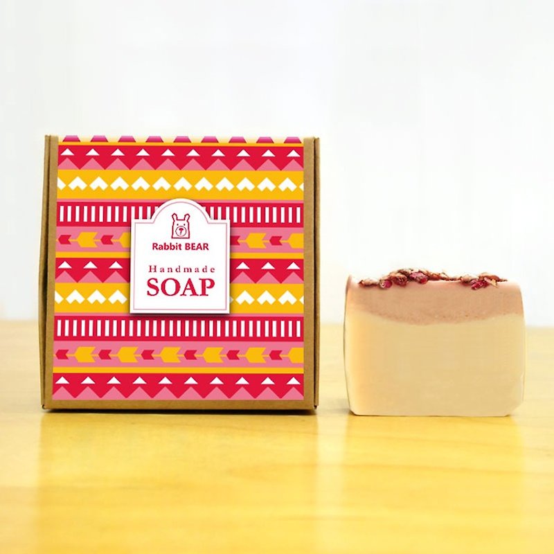 Rose petals cold milk natural handmade soap (suitable for dry, neutral) ★ Rabbit Bear ★ - สบู่ - วัสดุอื่นๆ สีแดง