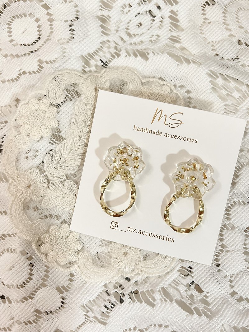 樹脂 耳環/耳夾 透明 - MS accessories | 晶瑩花花型乾花耳環