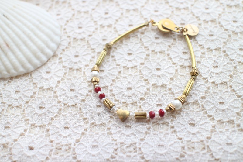 Heart-Shell pearl brass handmade bracelet - สร้อยข้อมือ - โลหะ 