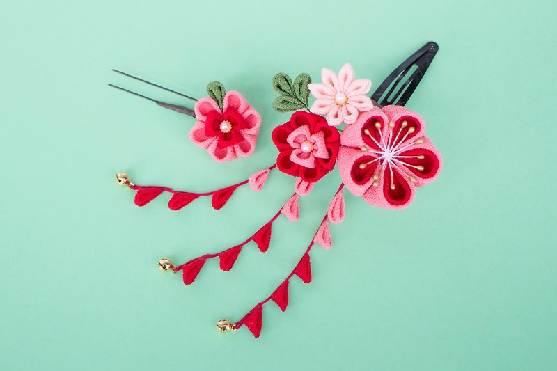 Potato cute mini bouquet hair ornament Red and pink gradation knitting handmade plum - เครื่องประดับผม - ผ้าไหม สีแดง