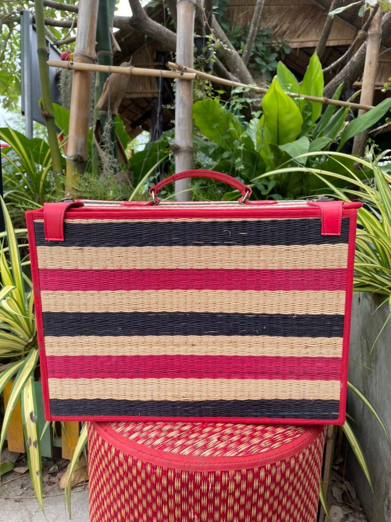 Reed tote bag with colourful striped weaving. weaving of several colours stripes - 手提包/手提袋 - 植物．花 多色