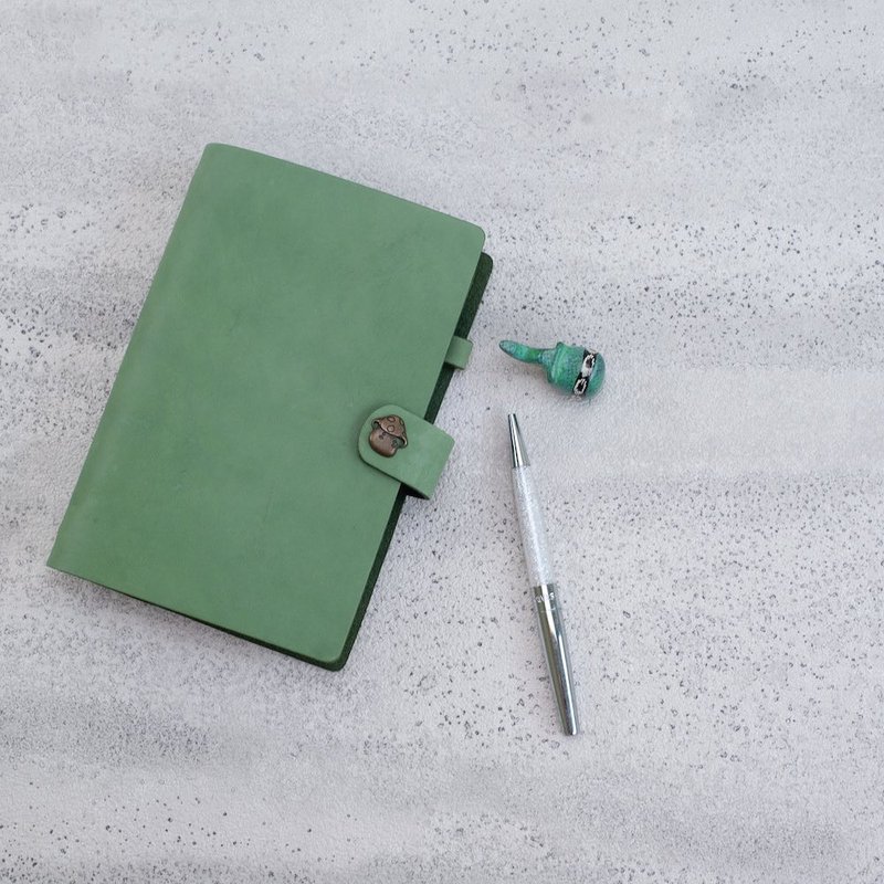 本革ルーズリーフ手帳 グラスグリーン 牛革 手記 A6革手帳 日記帳 カスタム ギフト - ノート・手帳 - 革 グリーン