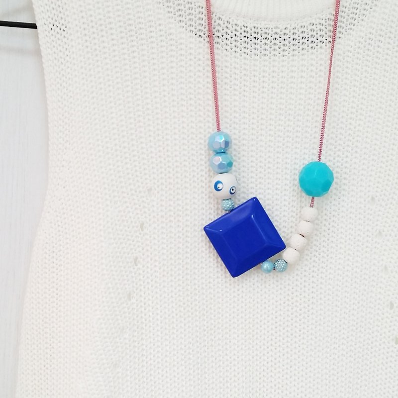 Amusing Royal Blue Beaded Long Chain Necklace - สร้อยคอยาว - พลาสติก สีน้ำเงิน