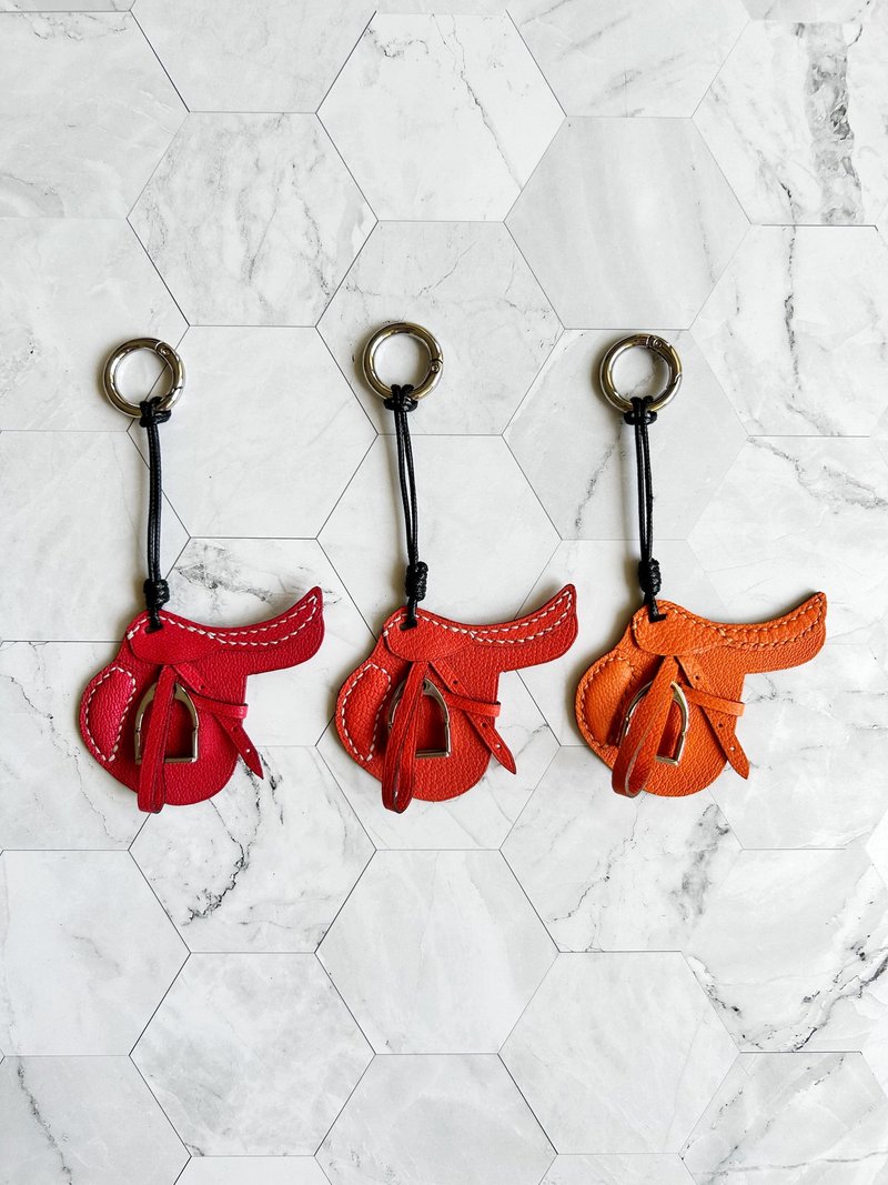 Original handmade leather sheepskin saddle pendant | Keychain - ที่ห้อยกุญแจ - หนังแท้ 