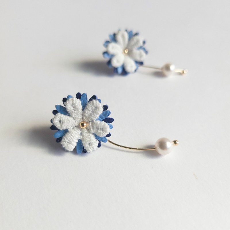 Leather Series-Xueqiu Huayun Leather Flower Pearl Earrings/ Clip-On - ต่างหู - หนังแท้ สีน้ำเงิน