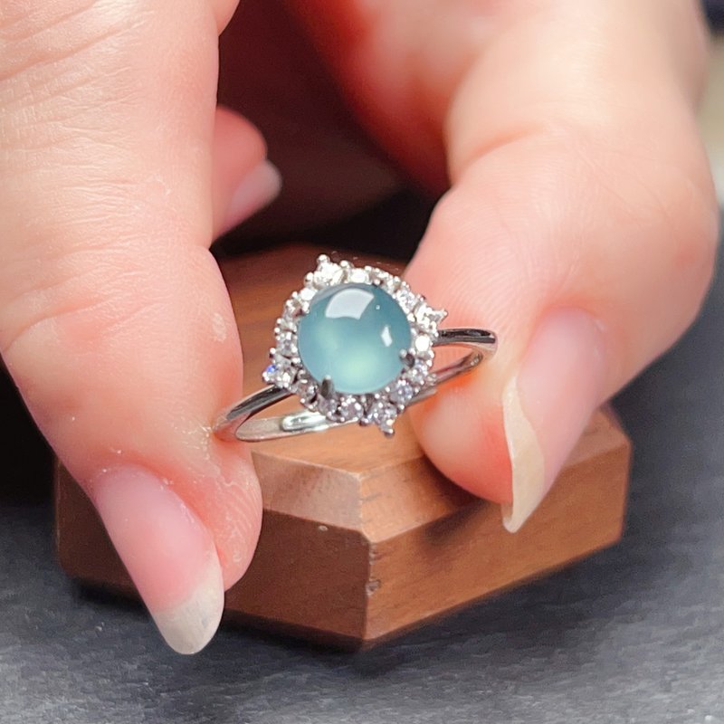 冰種天空藍翡翠蛋面戒指 925純銀 | 天然A貨翡翠 | 送禮 - 戒指 - 玉石 藍色