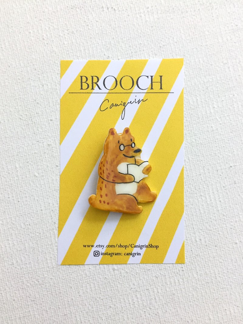 Reading bear brooch handmade illustration jewelry pin badge - Brooches - Plastic Orange