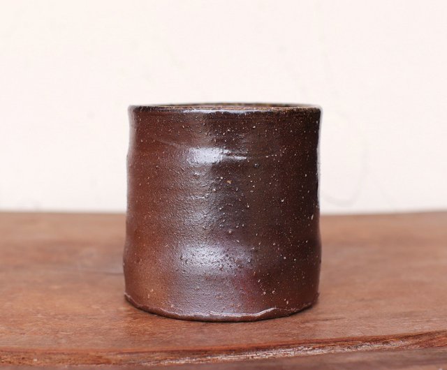 備前焼 焼酎呑 s7-044 - ショップ 宗兵衛窯 マグカップ - Pinkoi