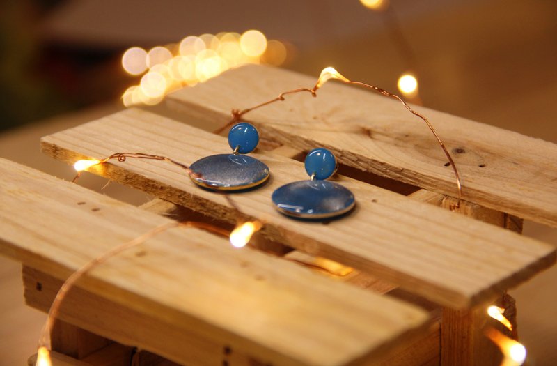 Blue sea sparkle - Earrings & Clip-ons - Resin 