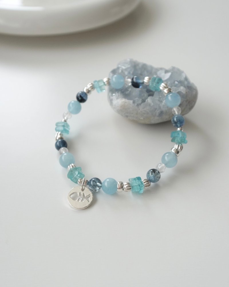 Aqua Drift/魔鬼海藍寶 海藍寶 藍磷灰 白水晶/水晶手鍊 客製化 - 手鍊/手鐲 - 水晶 藍色