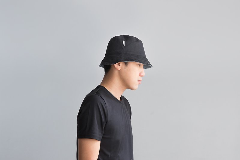 Plain summer fisherman hat with dark black base | multi-color optional | double-sided wear | tether can be purchased - หมวก - ผ้าฝ้าย/ผ้าลินิน หลากหลายสี