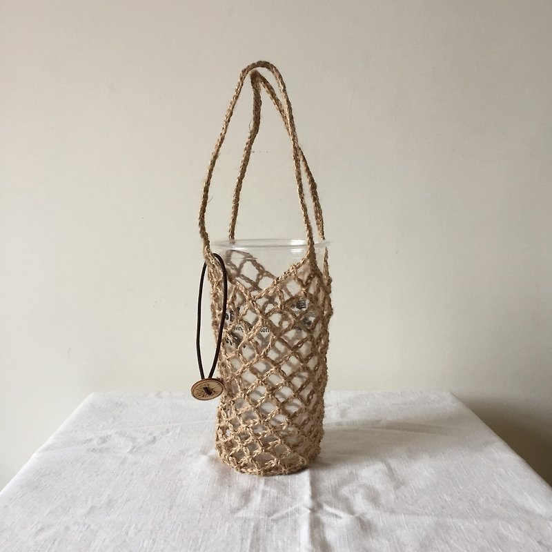 Xiao Fabric Walking Rustic Twine Hand Knitting Kettle Drink Binaural Bag L size - Beverage Holders & Bags - Cotton & Hemp Khaki