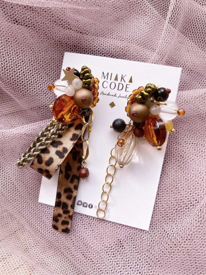 [Autumn and Winter New Fashion] [Brown Series] Handmade beaded leopard pattern mandarin duck ear pins with various wearing methods/ - ต่างหู - วัสดุอื่นๆ สีนำ้ตาล