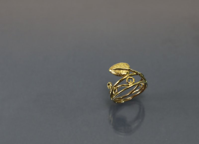 Plant Series - Leaf Totem Bronze Ring - แหวนทั่วไป - ทองแดงทองเหลือง สีเขียว