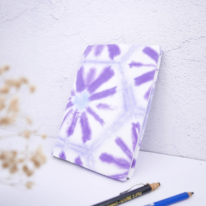 :Purple Flower: Hadmade Tie dye Book Cover for A5 Adjustable Xmas gifts - สมุดบันทึก/สมุดปฏิทิน - ผ้าฝ้าย/ผ้าลินิน สีม่วง