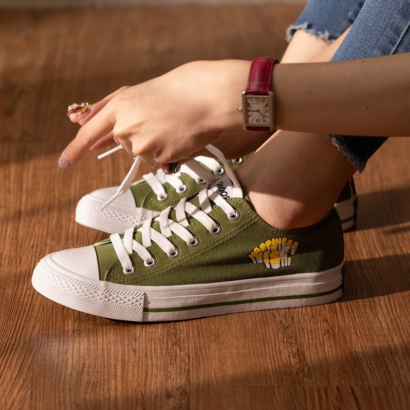 【SNOOPY】Snoopy strappy canvas shoes-green - รองเท้าลำลองผู้หญิง - ไฟเบอร์อื่นๆ สีเขียว