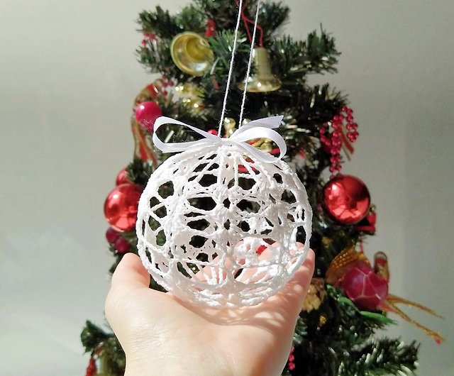 Pack of 10 Handmade Patterned Silver & White Christmas Bauble