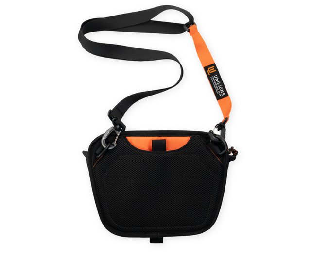 Uni&co. MESSENGER BAG Uni & co.ユニアンドコーレザーメッセンジャー