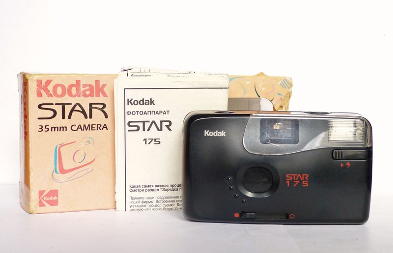 Kodak Star 175 point&shoot film camera 35mm with box and manual - กล้อง - พลาสติก สีดำ