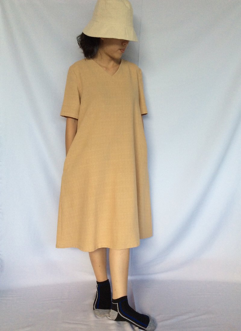 hand-woven cotton fabric with natural v r casual dress y1 - 連身裙 - 棉．麻 