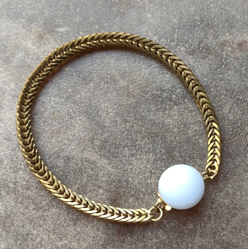 Vintage Glass Clasp Brass Bracelet - สร้อยข้อมือ - ทองแดงทองเหลือง 