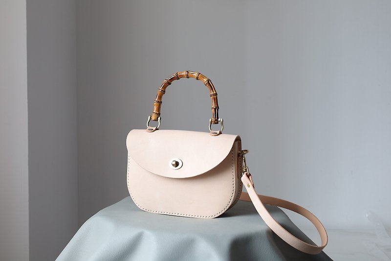 微瑕专拍特价皮具 - Messenger Bags & Sling Bags - Genuine Leather White