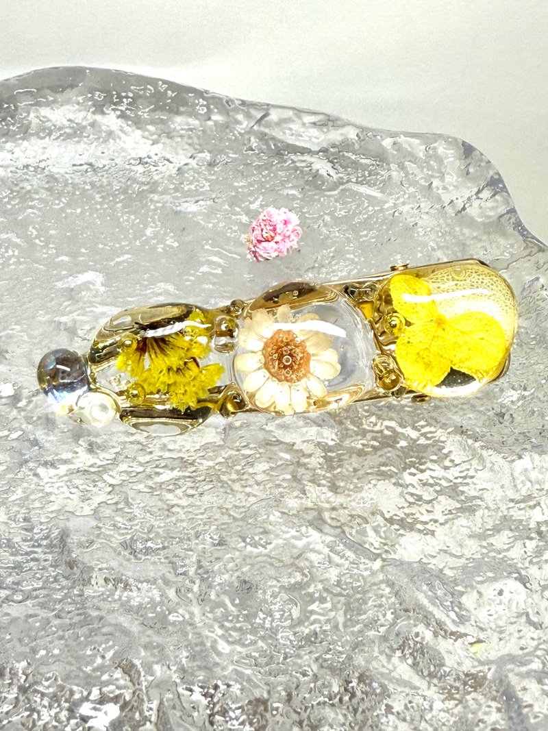 晶瑩剔透小星花滴膠髮夾 - 髮夾/髮圈 - 樹脂 透明