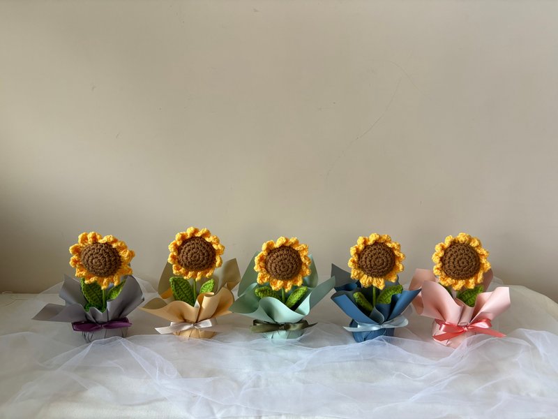 sueing_blossom cute style woven sunflower graduation flower pot - ช่อดอกไม้แห้ง - พืช/ดอกไม้ 