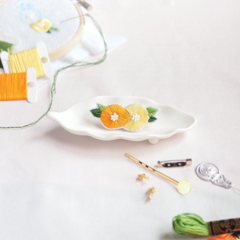 簡易刺繡材料包（可選胸針／耳環／髮夾，多色可選） - 其他 - 繡線 多色