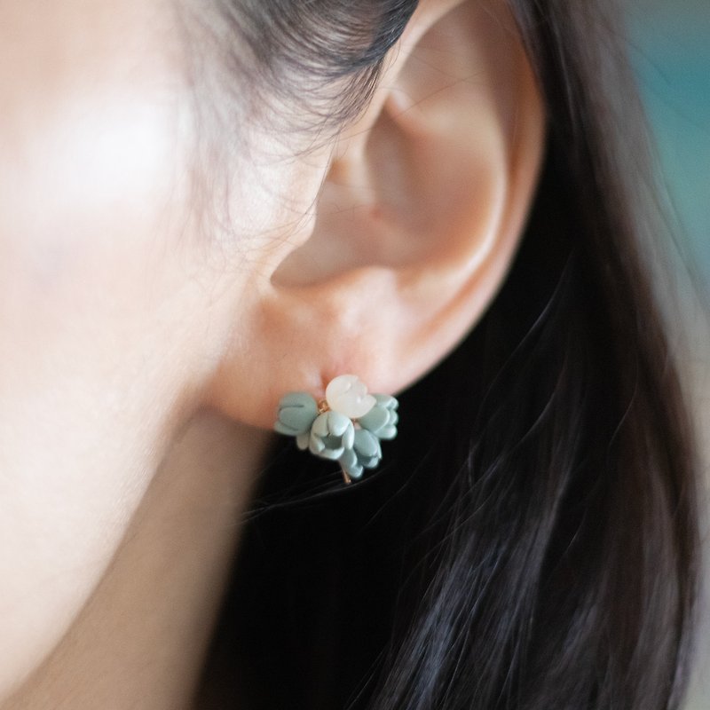14kgf / small bouquet earrings /  dull mint green - Earrings & Clip-ons - Clay Green