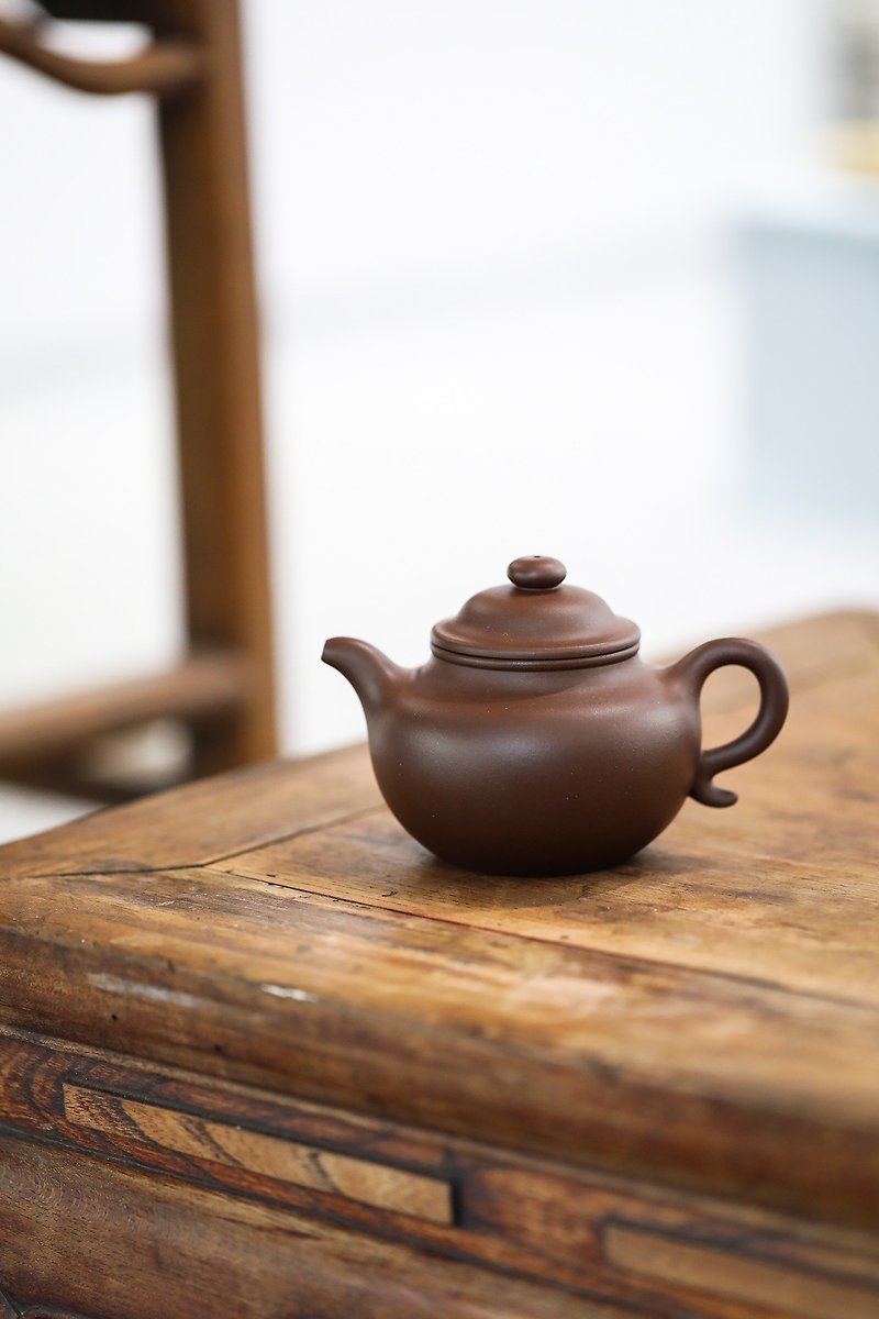 Yixing Zisha Hulianzi No. 1 Factory Old Purple Clay 200cc 9 Holes Fully Manual Chen Chen Gifts - Teapots & Teacups - Pottery 