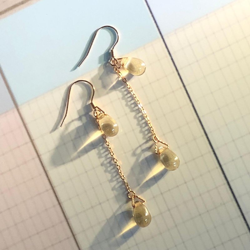簡約金色琉璃水滴18K 玫瑰金耳環 可換耳夾 - 耳環/耳夾 - 玻璃 金色