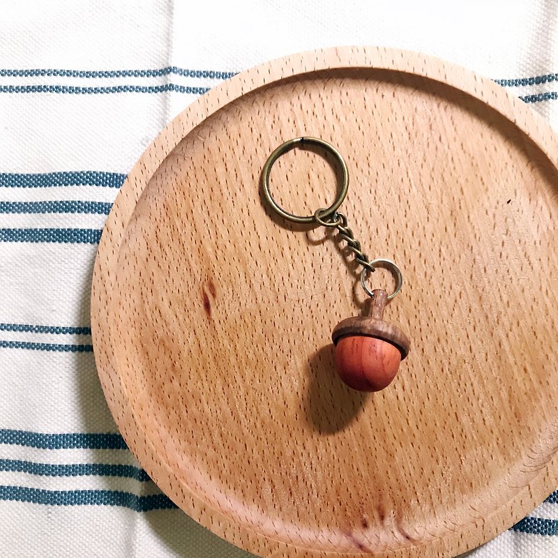 Small acorn (shell), wooden key ring - Keychains - Wood Brown