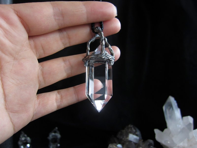 Original design Silver inlaid natural white crystal column pendant with rope necklace - สร้อยคอ - เงินแท้ สีดำ