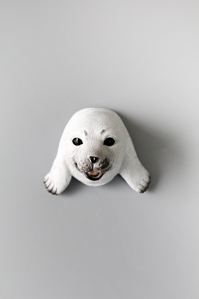 Japan Magnets realistic animal series cute three-dimensional shape magnet key hook (white seal) - Hangers & Hooks - Resin White