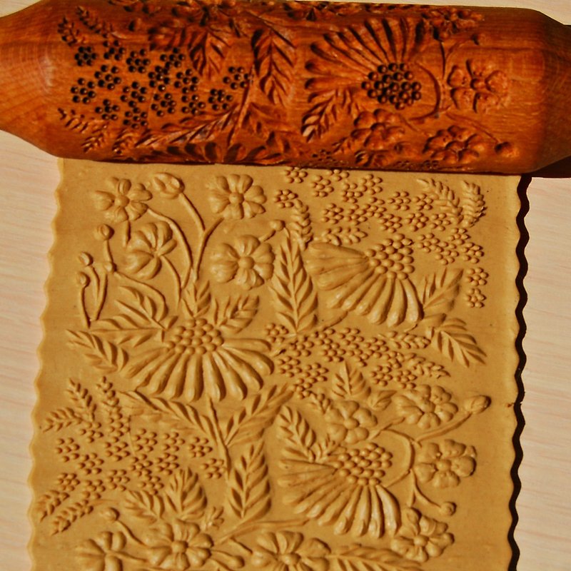 Rolling pin, wooden rolling pin ,cookie stamp flower rolling pin embossed - เครื่องครัว - ไม้ สีนำ้ตาล