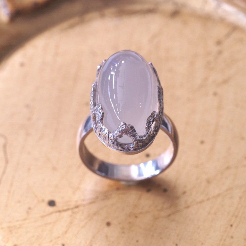 白玉髓 手工大銀戒 純銀蕾絲 white chalcedony Silver ring - 戒指 - 玉石 白色