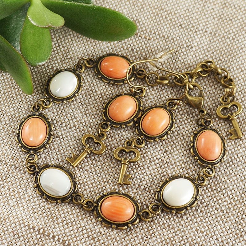 Bracelet and Earrings Peach Pink Coral White Mother of Pearl MOP Jewelry Set - 手鍊/手環 - 半寶石 白色