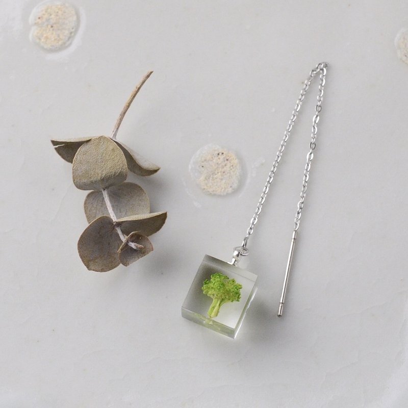 ブロッコリーのアメリカンピアス 片耳用　野菜/レジン/ステンレス - 耳環/耳夾/耳骨夾 - 樹脂 綠色