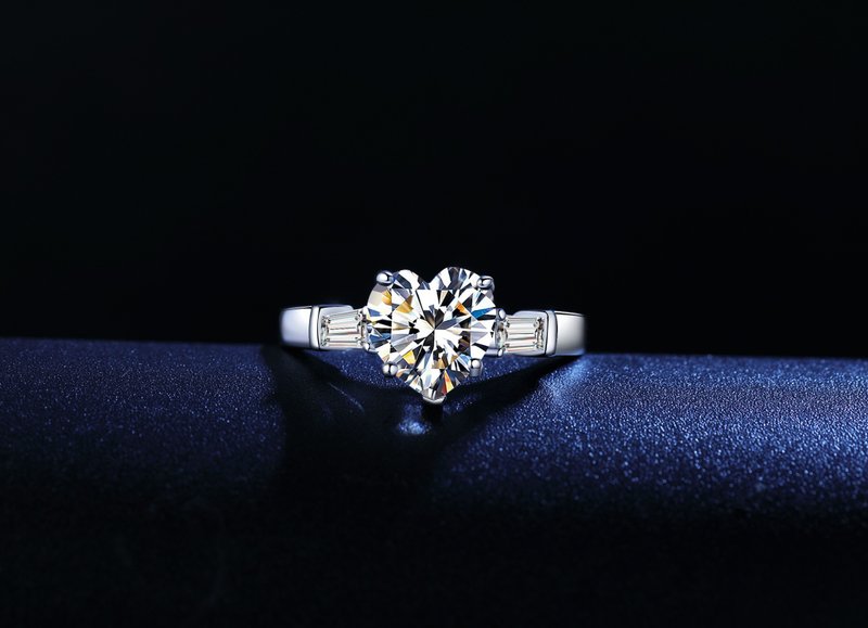 莫桑石 莫桑鑽 1克拉2克拉愛心女鑽戒 台北門市 客製化訂製白金 - 戒指 - 其他材質 