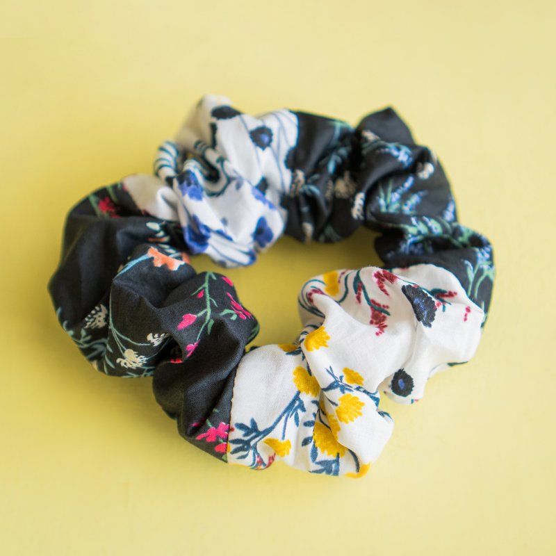 The most beautiful gift large intestine ring yellow flowers and green leaves - เครื่องประดับผม - ผ้าฝ้าย/ผ้าลินิน หลากหลายสี